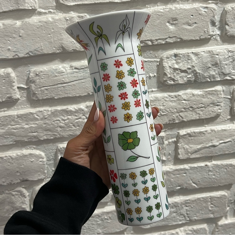 Rosenthal Emilio Pucci Floral Vase - Picture 2 of 6